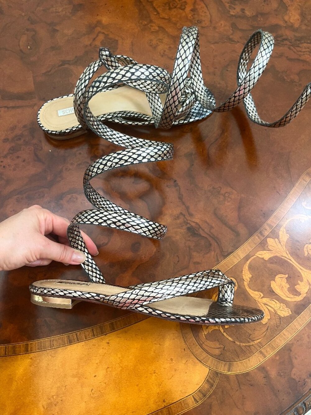 Schutz Gladiator Wrap Around Metallic Snake Print Flat Sandals Size 6.5